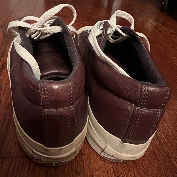 Converse Women Jack Purcell leather low top, lace up sneaker shoes. Size 7 - Picture 4 of 7